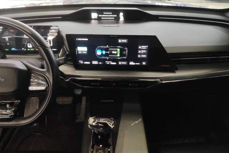 Used CHANGAN OSHAN Z6 New Energy 2023 ZhiDian iDD 150KM Flagship PLUS Smart Parking Edition Audio And AC Panel
