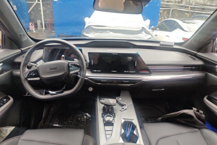 Used CHANGAN OSHAN Z6 New Energy 2023 ZhiDian iDD 150KM Flagship PLUS Smart Parking Edition Center Console