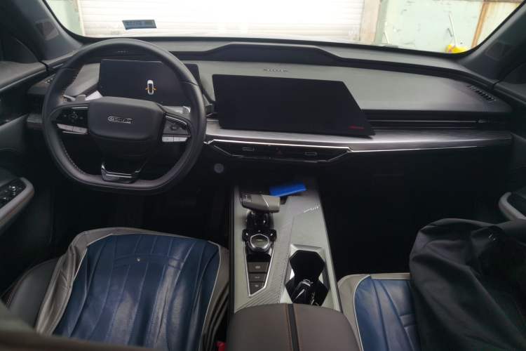Used CHANGAN OSHAN Z6 New Energy 2023 ZhiDian iDD 150KM Flagship PLUS Center Console