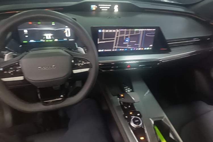 Used CHANGAN OSHAN Z6 New Energy 2023 ZhiDian iDD 150KM Flagship PLUS Center Console