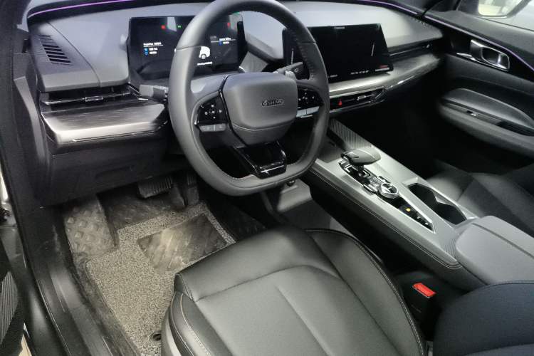 Used CHANGAN OSHAN Z6 New Energy 2023 ZhiDian iDD 150KM Flagship PLUS Smart Parking Edition Center Console