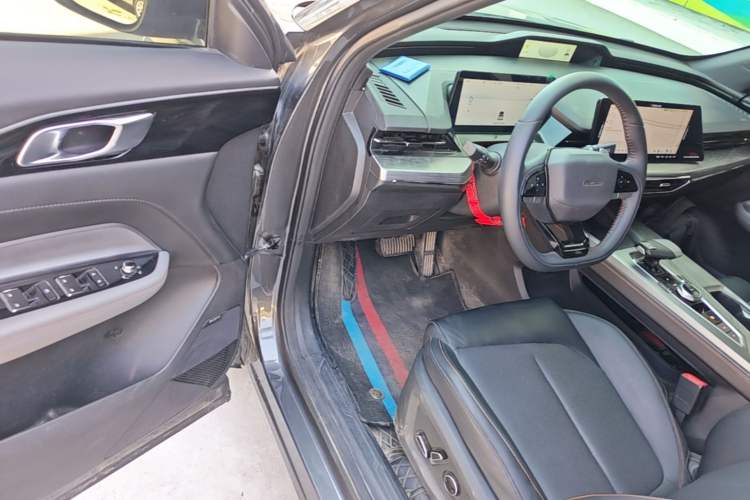 Used CHANGAN OSHAN Z6 New Energy 2023 ZhiDian iDD 150KM Flagship PLUS Smart Parking Edition Driver Seat