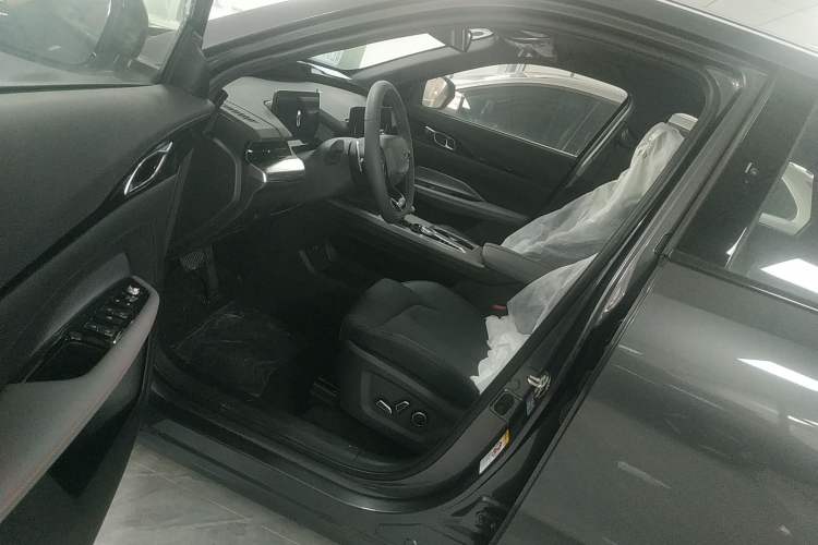 Used CHANGAN OSHAN Z6 New Energy 2023 ZhiDian iDD 150KM Flagship PLUS Smart Parking Edition Driver Seat