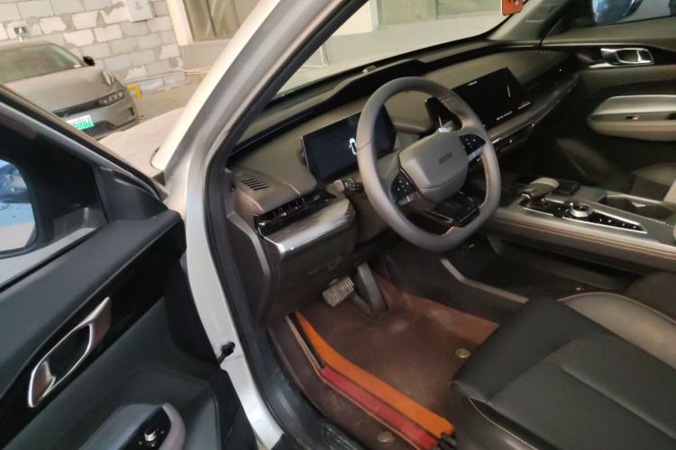 Used CHANGAN OSHAN Z6 New Energy 2023 ZhiDian iDD 150KM Flagship PLUS Smart Parking Edition Driver Seat