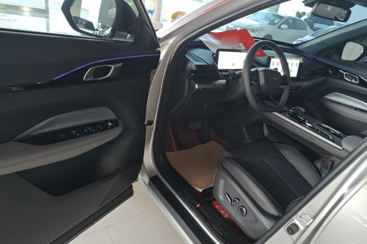 Used CHANGAN OSHAN Z6 New Energy 2023 ZhiDian iDD 150KM Flagship PLUS Smart Parking Edition Driver Seat