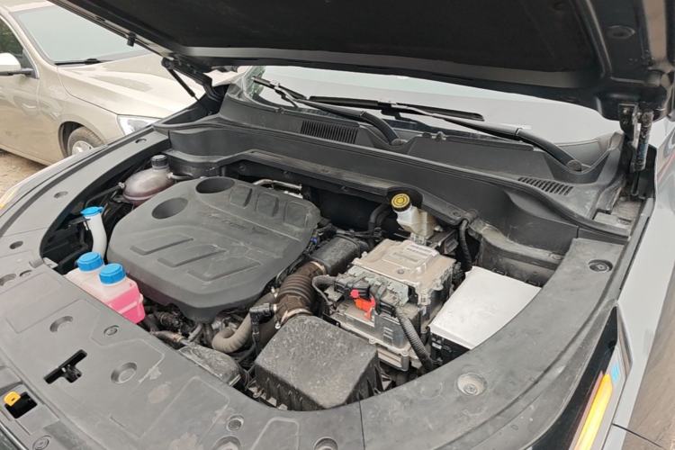 Used CHANGAN OSHAN Z6 New Energy 2023 ZhiDian iDD 150KM Flagship Model Engine Bay