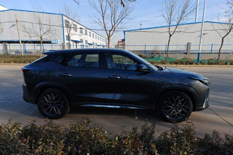 Used CHANGAN OSHAN Z6 New Energy 2023 ZhiDian iDD 150KM Flagship PLUS Smart Parking Edition Exterior 2