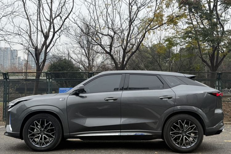 Used CHANGAN OSHAN Z6 New Energy 2023 ZhiDian iDD 150KM Flagship PLUS Exterior 2