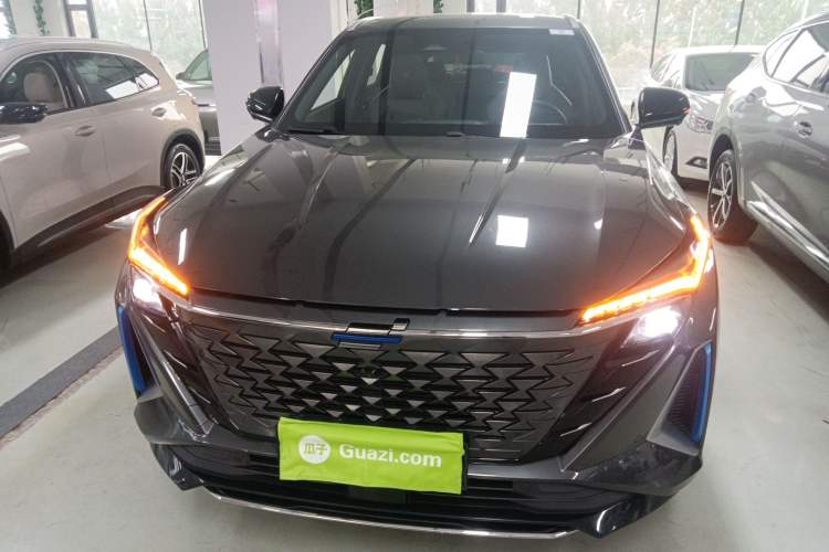 Used CHANGAN OSHAN Z6 New Energy 2023 ZhiDian iDD 150KM Flagship PLUS Front