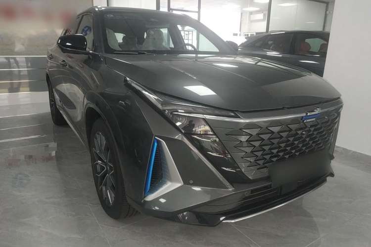 Used CHANGAN OSHAN Z6 New Energy 2023 ZhiDian iDD 150KM Flagship PLUS Smart Parking Edition Front Right 45 Deg