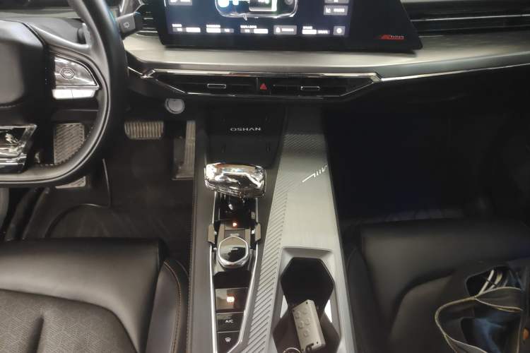 Used CHANGAN OSHAN Z6 New Energy 2023 ZhiDian iDD 150KM Flagship PLUS Smart Parking Edition Gear Lever