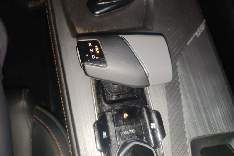 Used CHANGAN OSHAN Z6 New Energy 2023 ZhiDian iDD 150KM Flagship Model Gear Lever