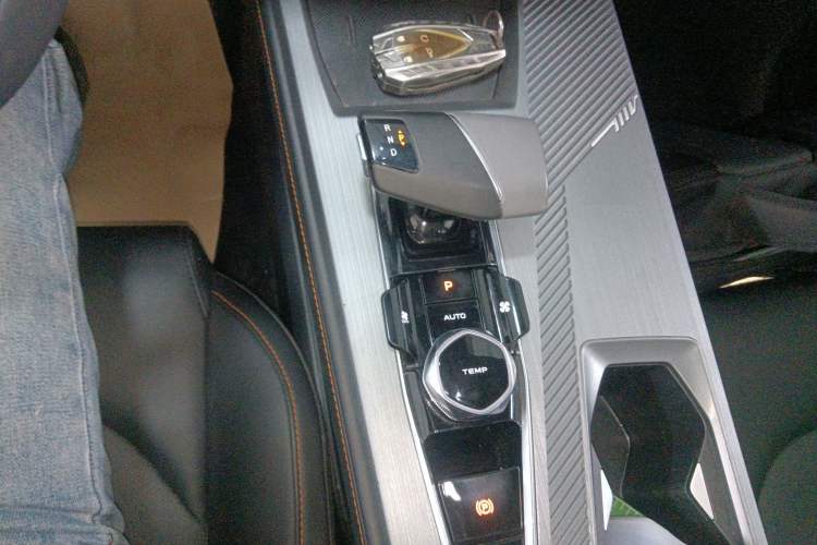Used CHANGAN OSHAN Z6 New Energy 2023 ZhiDian iDD 150KM Flagship PLUS Gear Lever