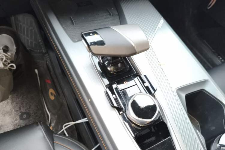 Used CHANGAN OSHAN Z6 New Energy 2023 ZhiDian iDD 150KM Flagship PLUS Gear Lever