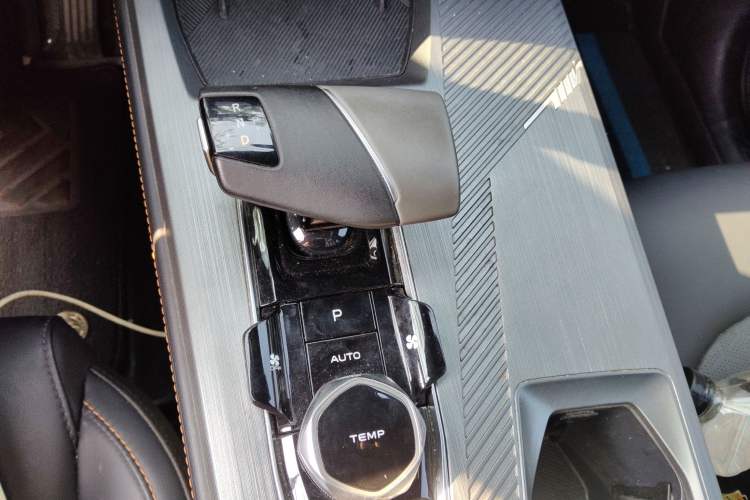 Used CHANGAN OSHAN Z6 New Energy 2023 ZhiDian iDD 150KM Flagship PLUS Gear Lever