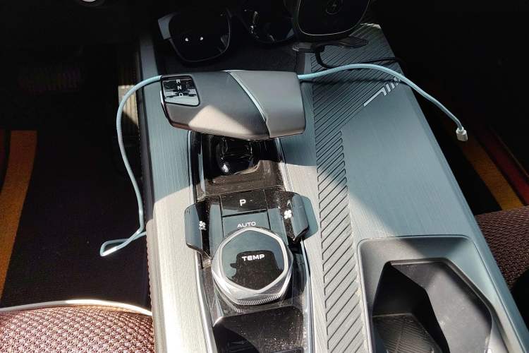 Used CHANGAN OSHAN Z6 New Energy 2023 ZhiDian iDD 150KM Flagship Model Gear Lever