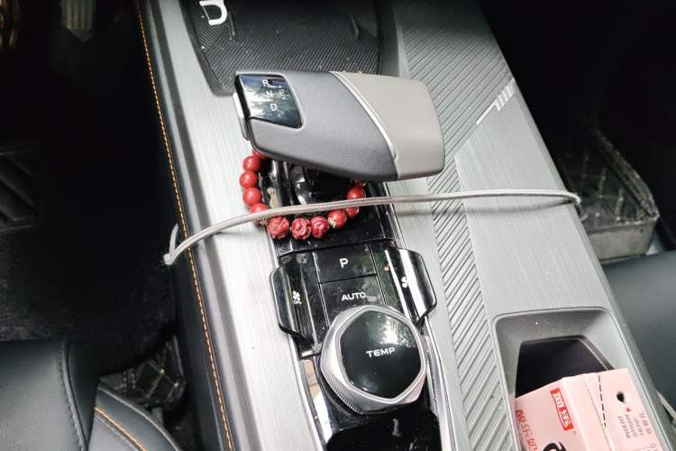Used CHANGAN OSHAN Z6 New Energy 2023 ZhiDian iDD 150KM Flagship PLUS Smart Parking Edition Gear Lever