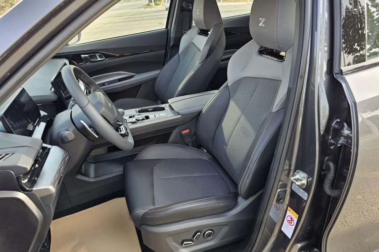 Used CHANGAN OSHAN Z6 New Energy 2023 ZhiDian iDD 150KM Flagship PLUS Smart Parking Edition Interior 2