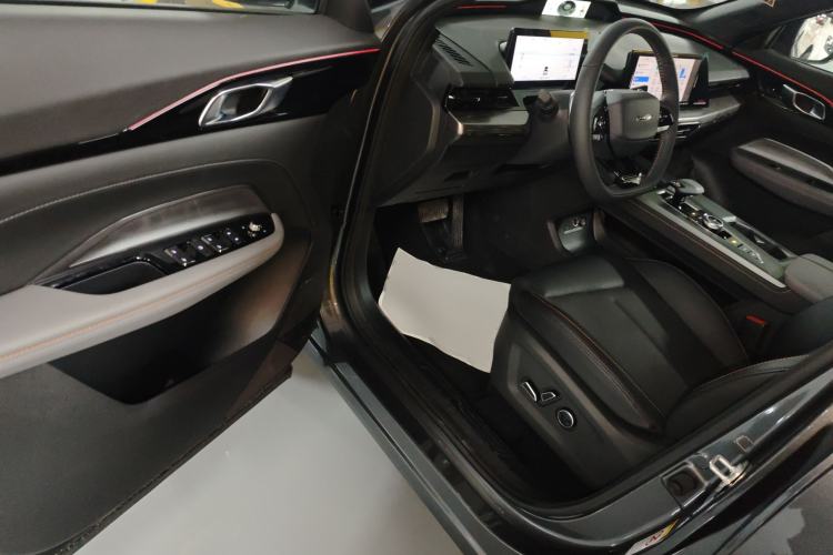 Used CHANGAN OSHAN Z6 New Energy 2023 ZhiDian iDD 150KM Flagship PLUS Smart Parking Edition Interior 3