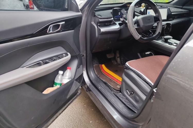 Used CHANGAN OSHAN Z6 New Energy 2023 ZhiDian iDD 150KM Flagship Model Interior 3