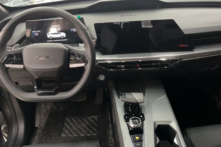 Used CHANGAN OSHAN Z6 New Energy 2023 ZhiDian iDD 150KM Flagship PLUS Smart Parking Edition Interior 3