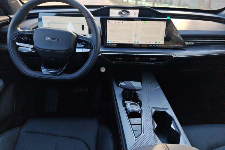 Used CHANGAN OSHAN Z6 New Energy 2023 ZhiDian iDD 150KM Flagship PLUS Smart Parking Edition Interior 3