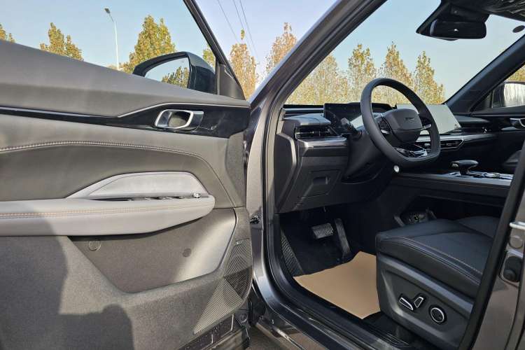 Used CHANGAN OSHAN Z6 New Energy 2023 ZhiDian iDD 150KM Flagship PLUS Smart Parking Edition Interior 3