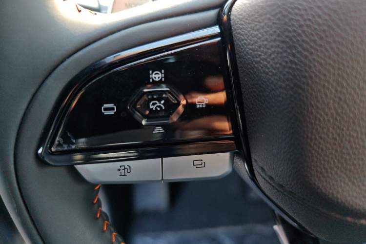 Used CHANGAN OSHAN Z6 New Energy 2023 ZhiDian iDD 150KM Flagship PLUS Smart Parking Edition Interior 6
