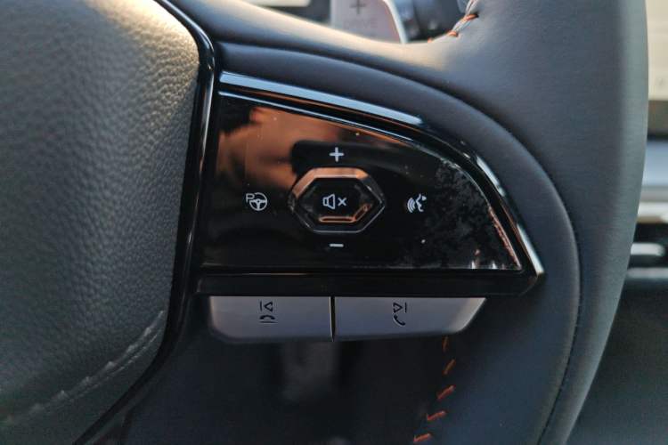 Used CHANGAN OSHAN Z6 New Energy 2023 ZhiDian iDD 150KM Flagship PLUS Smart Parking Edition Interior 7