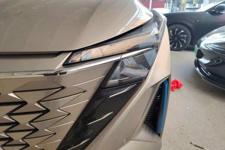 Used CHANGAN OSHAN Z6 New Energy 2023 ZhiDian iDD 150KM Flagship PLUS Smart Parking Edition Left Front Headlight