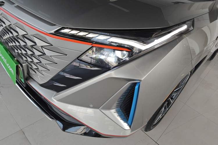 Used CHANGAN OSHAN Z6 New Energy 2023 ZhiDian iDD 150KM Flagship PLUS Smart Parking Edition Left Front Headlight