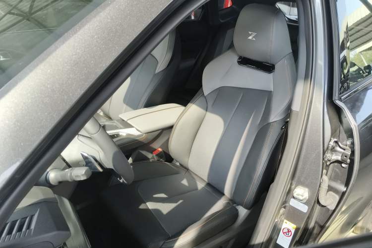 Used CHANGAN OSHAN Z6 New Energy 2023 ZhiDian iDD 150KM Flagship PLUS Smart Parking Edition Left Front Seat