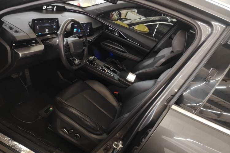 Used CHANGAN OSHAN Z6 New Energy 2023 ZhiDian iDD 150KM Flagship PLUS Smart Parking Edition Left Front Seat