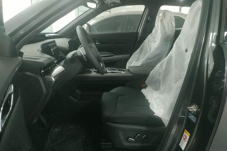 Used CHANGAN OSHAN Z6 New Energy 2023 ZhiDian iDD 150KM Flagship PLUS Smart Parking Edition Left Front Seat