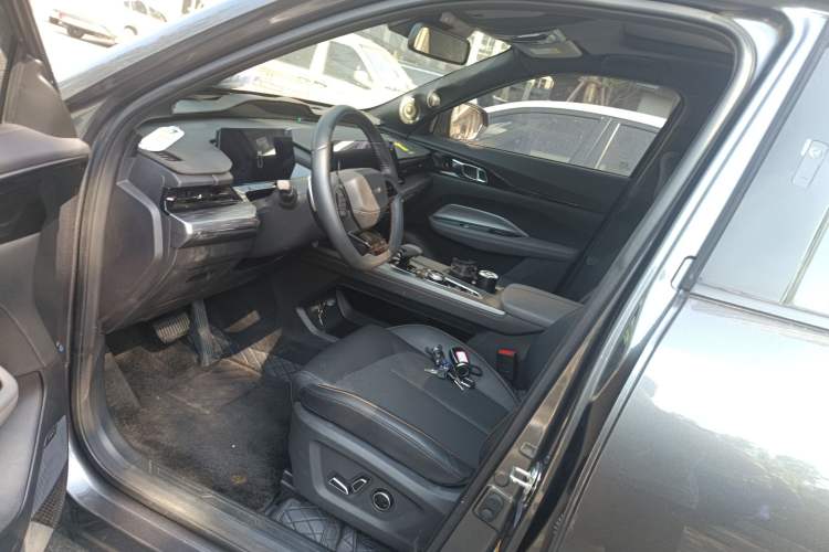 Used CHANGAN OSHAN Z6 New Energy 2023 ZhiDian iDD 150KM Flagship PLUS Smart Parking Edition Left Front Seat