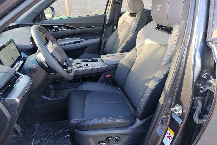 Used CHANGAN OSHAN Z6 New Energy 2023 ZhiDian iDD 150KM Flagship PLUS Smart Parking Edition Left Front Seat