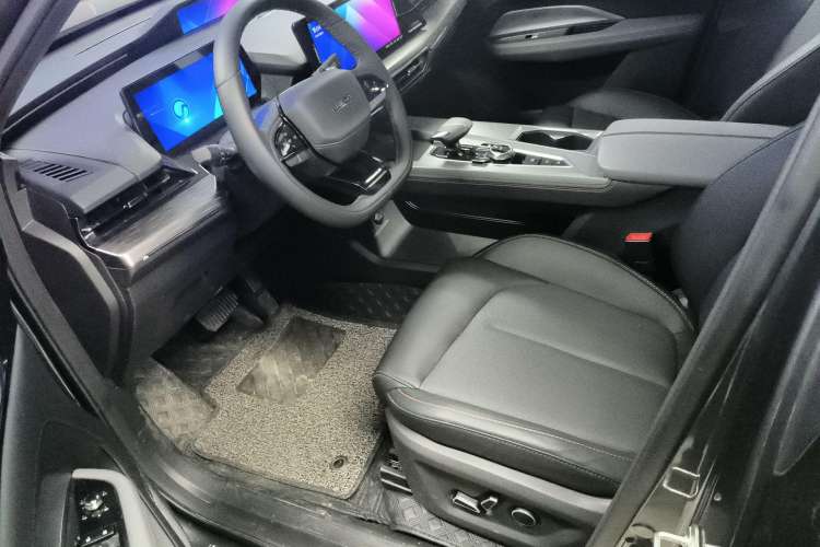Used CHANGAN OSHAN Z6 New Energy 2023 ZhiDian iDD 150KM Flagship PLUS Smart Parking Edition Left Front Seat