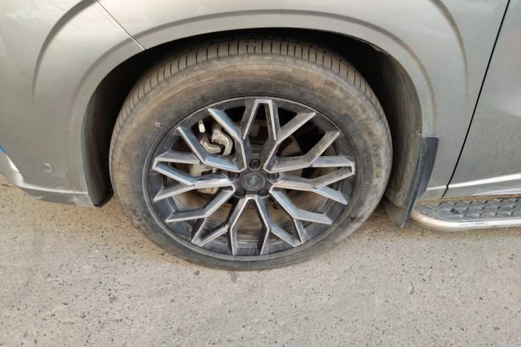 Used CHANGAN OSHAN Z6 New Energy 2023 ZhiDian iDD 150KM Flagship PLUS Smart Parking Edition Left Front Wheel Hub