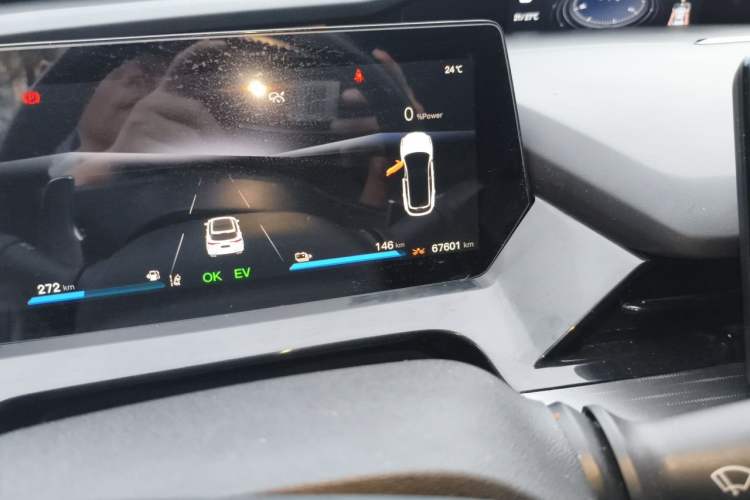 Used CHANGAN OSHAN Z6 New Energy 2023 ZhiDian iDD 150KM Flagship PLUS Odometer Close Up