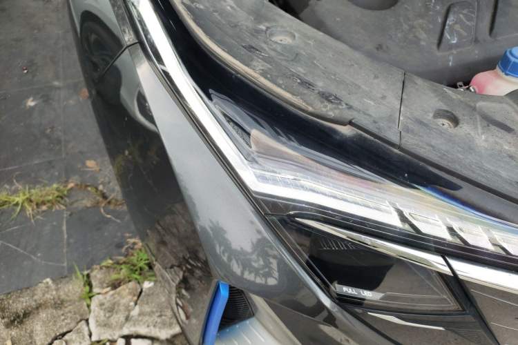 Used CHANGAN OSHAN Z6 New Energy 2023 ZhiDian iDD 150KM Flagship PLUS Right Front Headlight
