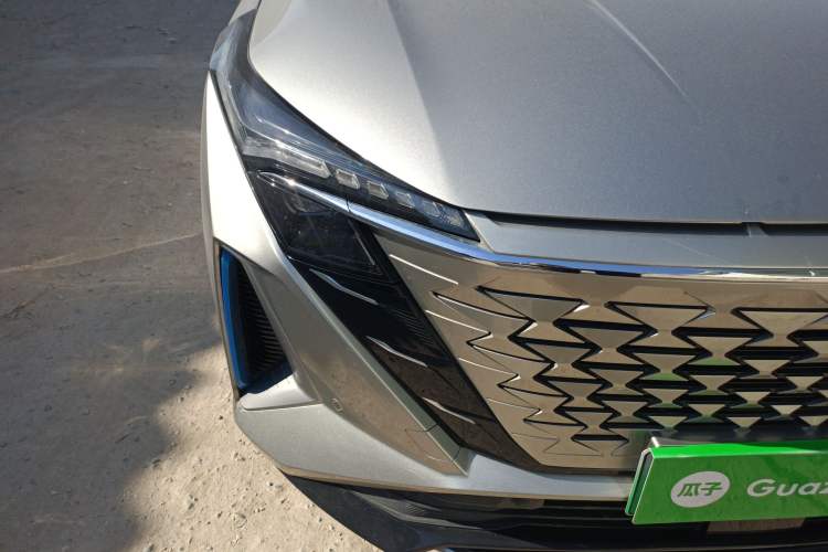 Used CHANGAN OSHAN Z6 New Energy 2023 ZhiDian iDD 150KM Flagship PLUS Right Front Headlight