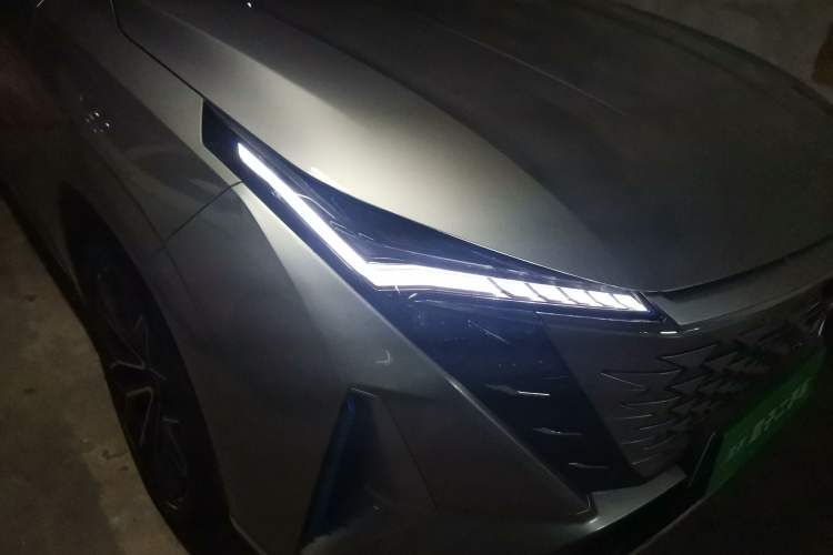 Used CHANGAN OSHAN Z6 New Energy 2023 ZhiDian iDD 150KM Flagship PLUS Right Front Headlight