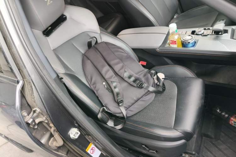 Used CHANGAN OSHAN Z6 New Energy 2023 ZhiDian iDD 150KM Flagship PLUS Right Front Seat