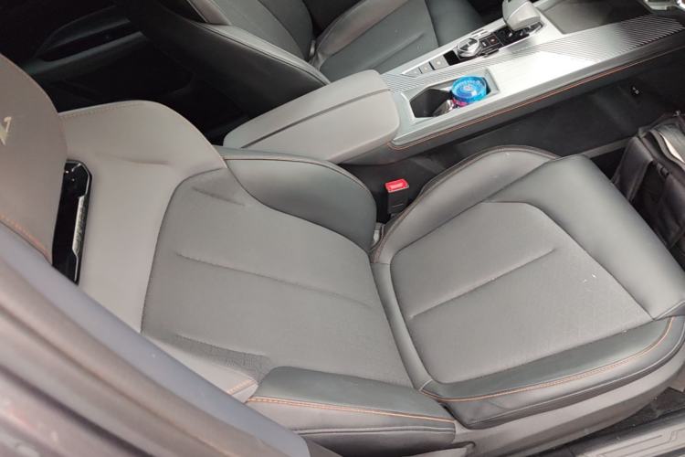Used CHANGAN OSHAN Z6 New Energy 2023 ZhiDian iDD 150KM Flagship Model Right Front Seat