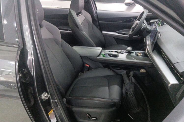 Used CHANGAN OSHAN Z6 New Energy 2023 ZhiDian iDD 150KM Flagship PLUS Right Front Seat