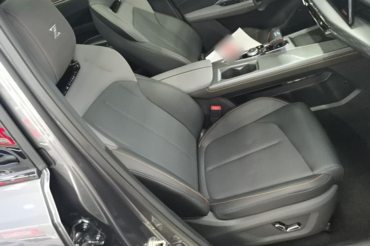 Used CHANGAN OSHAN Z6 New Energy 2023 ZhiDian iDD 150KM Flagship PLUS Smart Parking Edition Right Front Seat