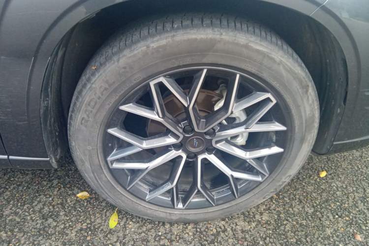 Used CHANGAN OSHAN Z6 New Energy 2023 ZhiDian iDD 150KM Flagship PLUS Right Front Wheel Hub