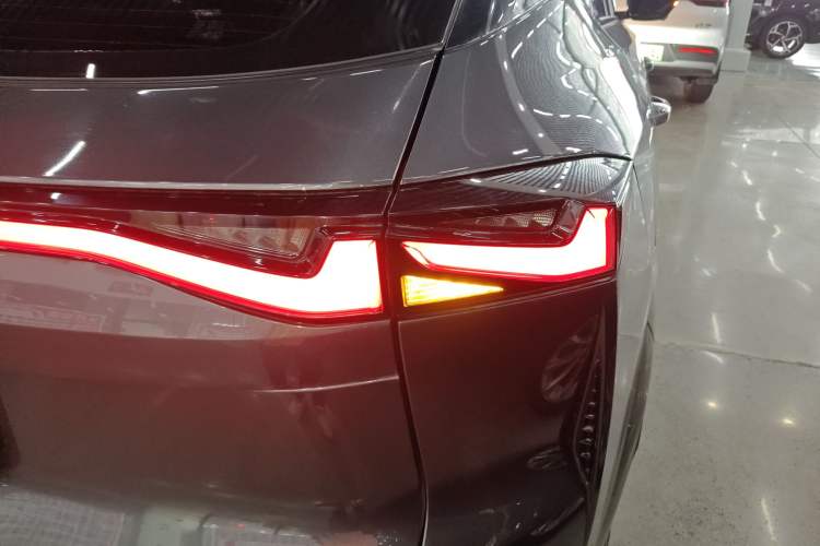 Used CHANGAN OSHAN Z6 New Energy 2023 ZhiDian iDD 150KM Flagship PLUS Smart Parking Edition Right Rear Taillight