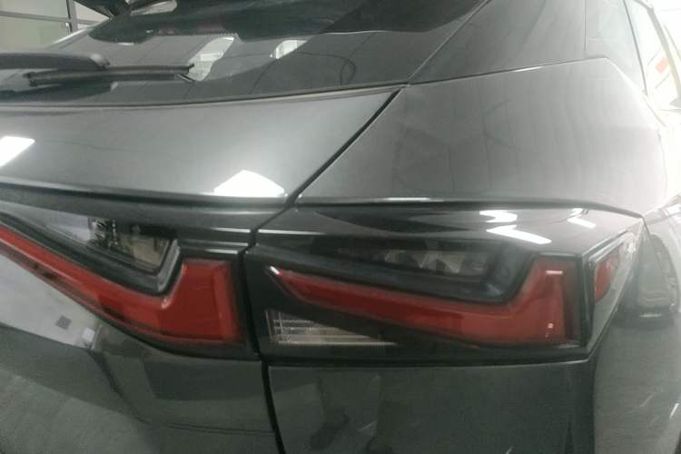 Used CHANGAN OSHAN Z6 New Energy 2023 ZhiDian iDD 150KM Flagship PLUS Smart Parking Edition Right Rear Taillight