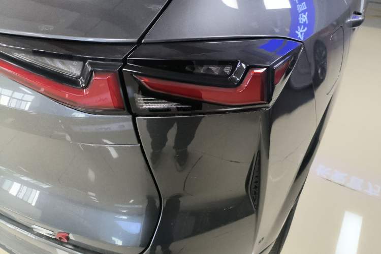 Used CHANGAN OSHAN Z6 New Energy 2023 ZhiDian iDD 150KM Flagship PLUS Smart Parking Edition Right Rear Taillight